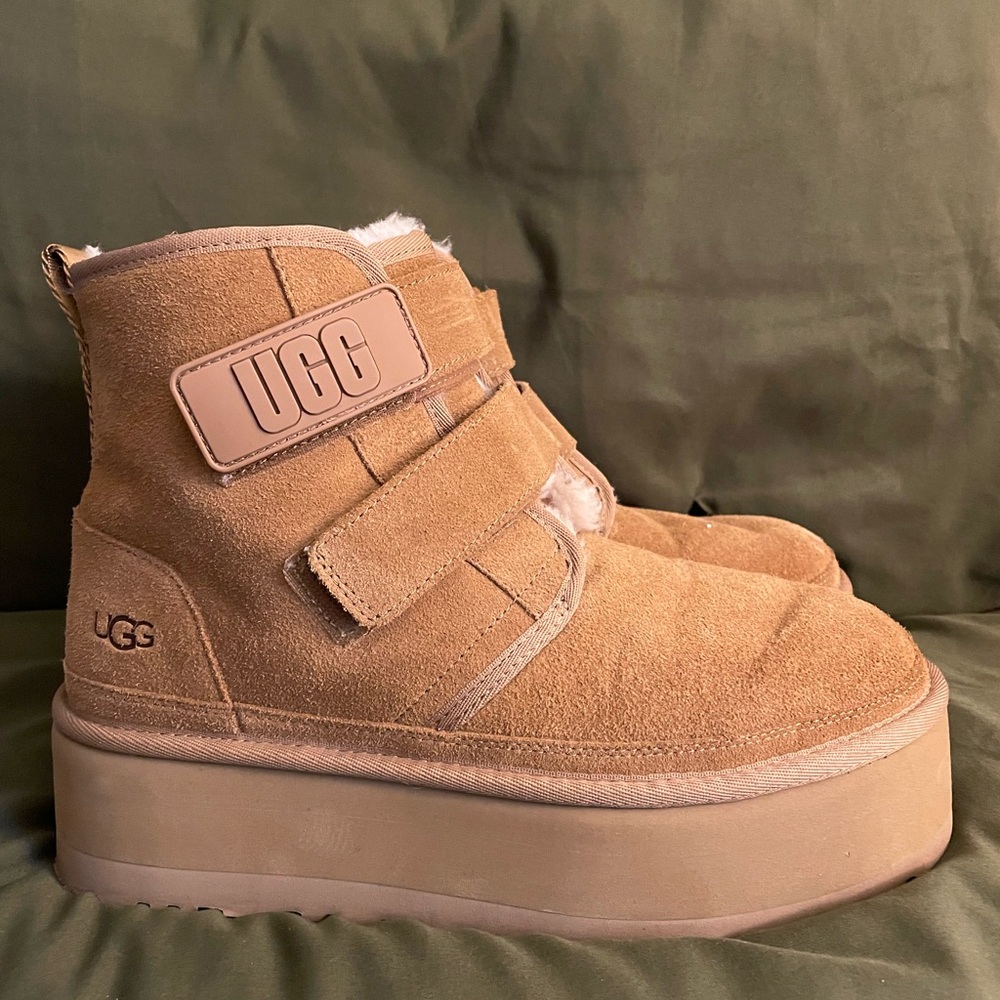 Women’s UGG PLATFORM NEUMEL